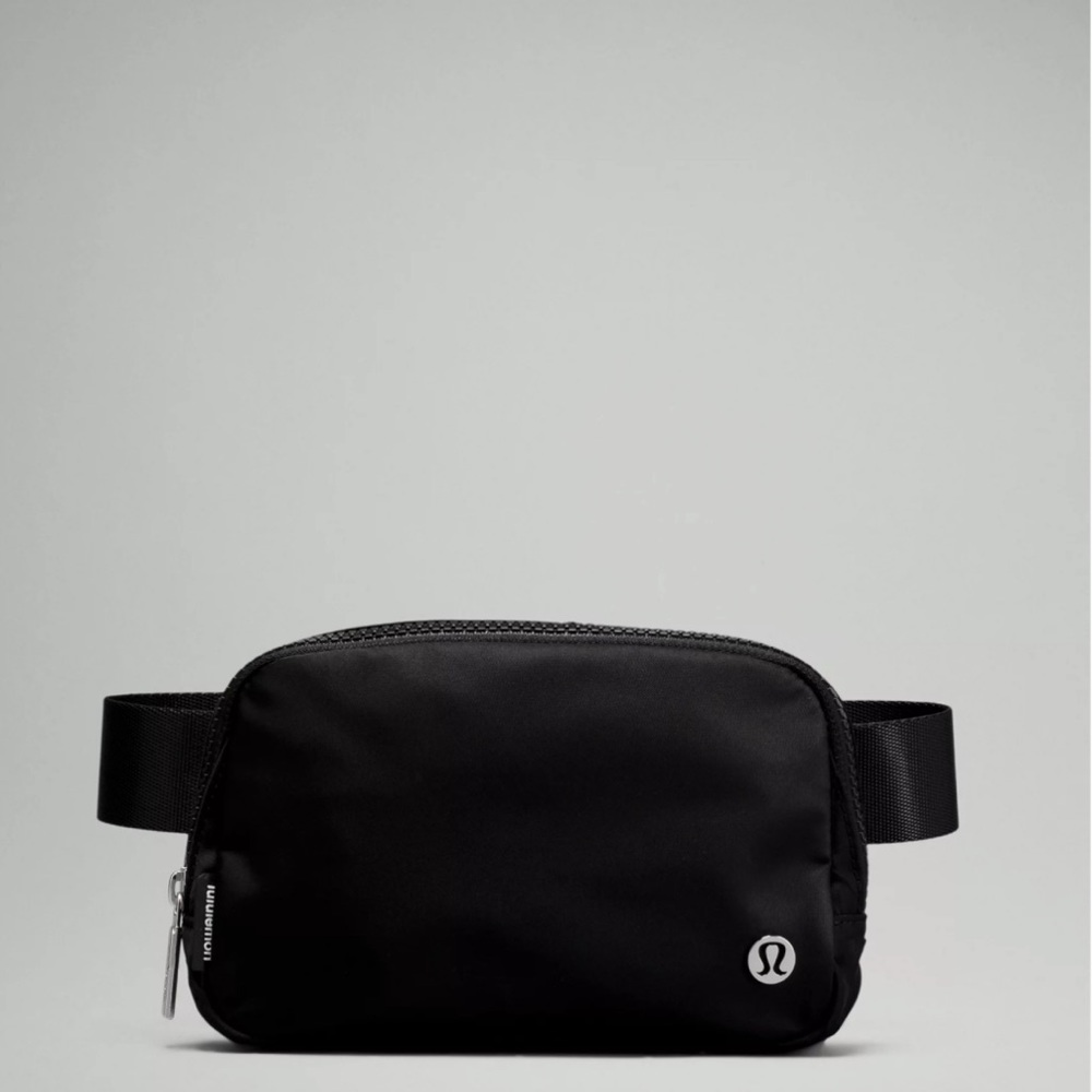 Lululemon everywhere belt bag